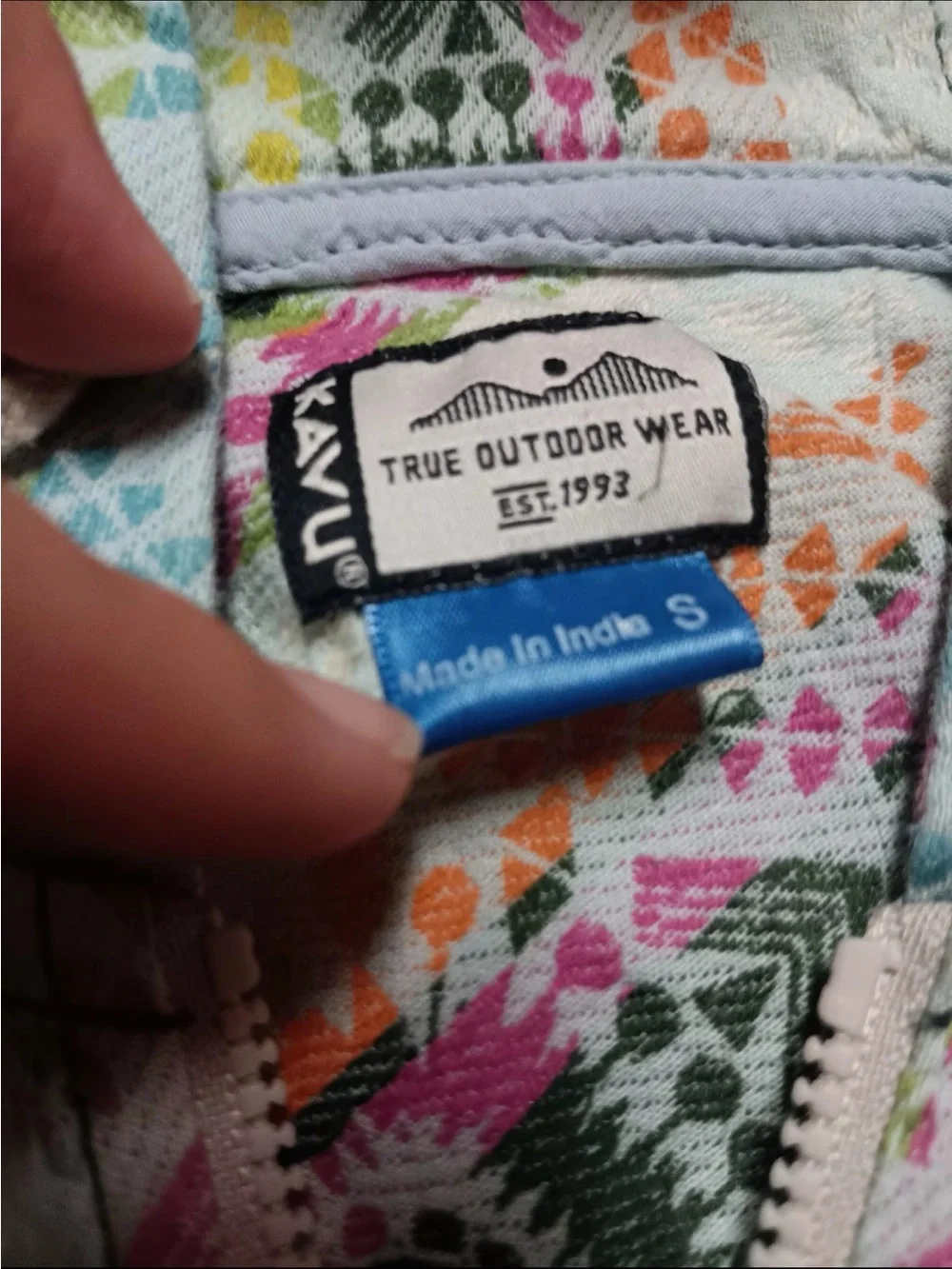 Kavu Hooded Zip Jacket in Multi-Print